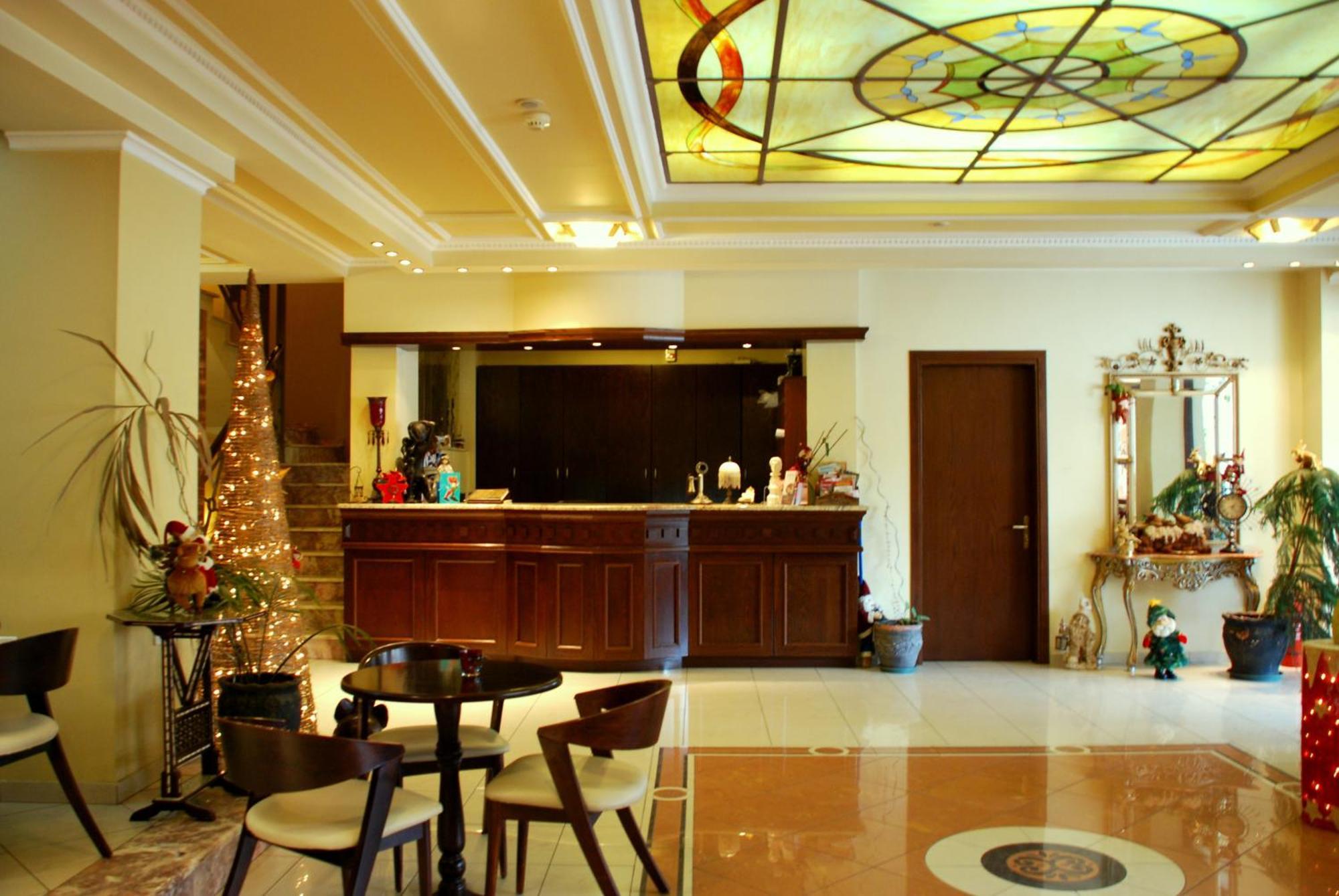 Hotel Pella 지아니트사 외부 사진