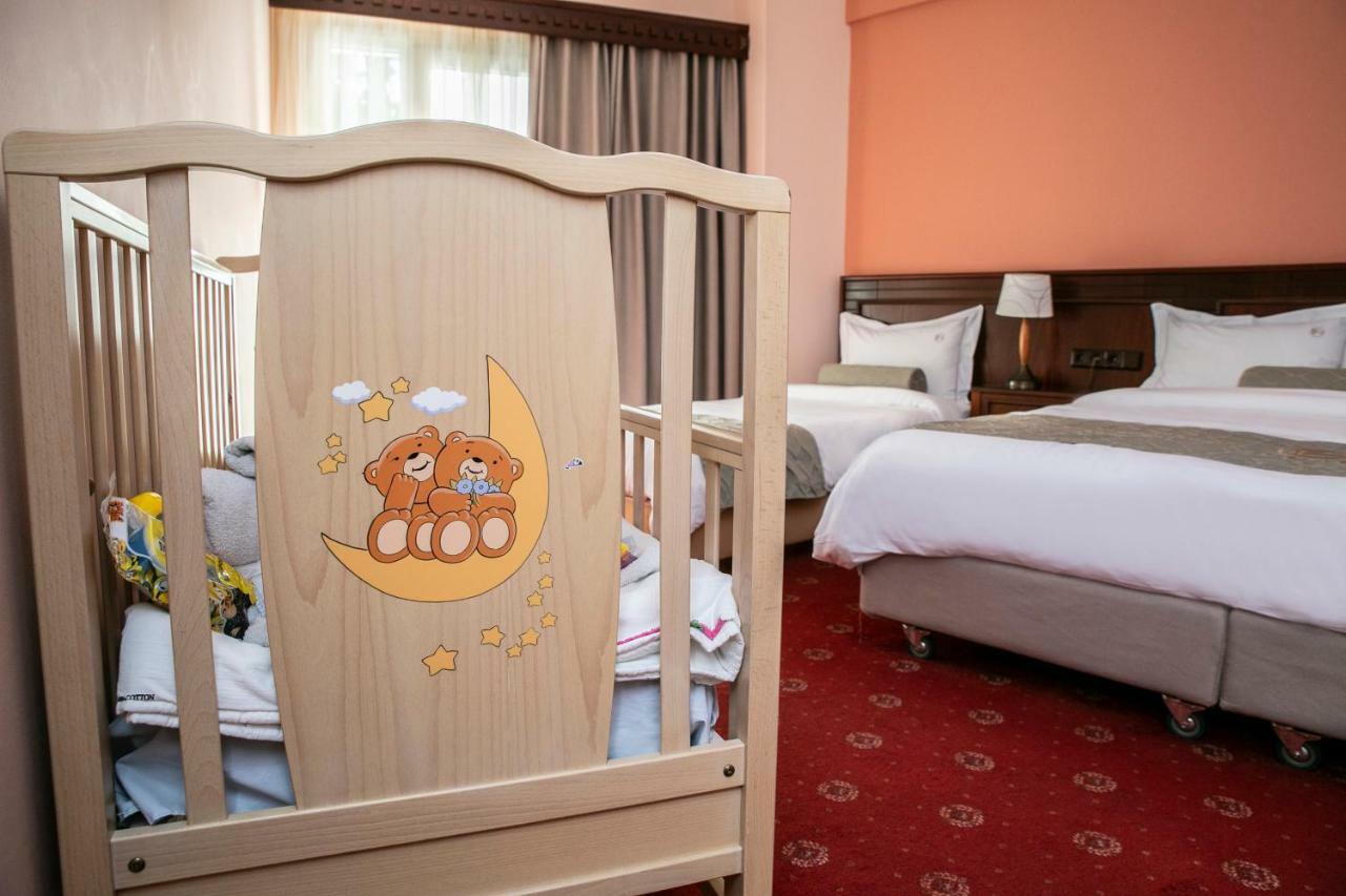 Hotel Pella 지아니트사 외부 사진