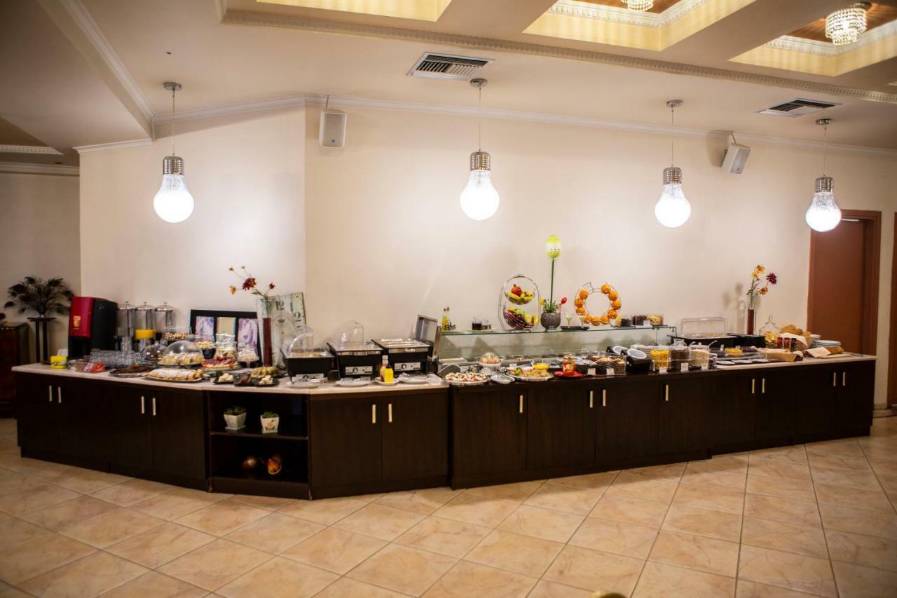 Hotel Pella 지아니트사 외부 사진