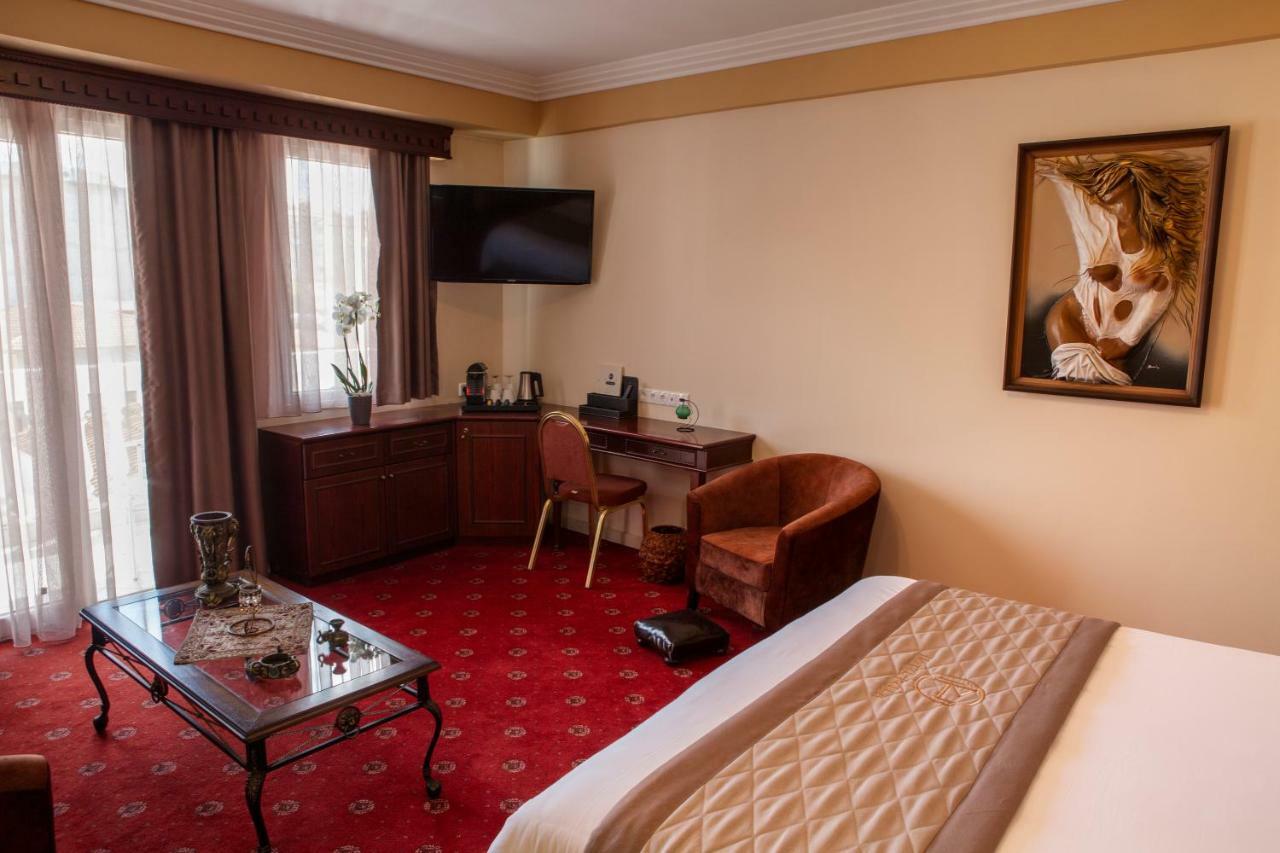 Hotel Pella 지아니트사 외부 사진