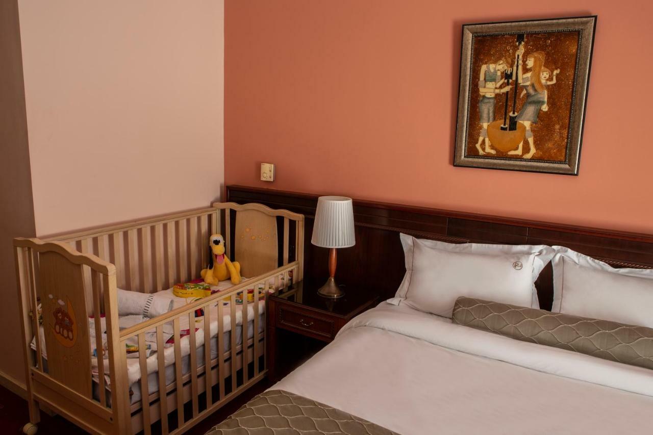 Hotel Pella 지아니트사 외부 사진