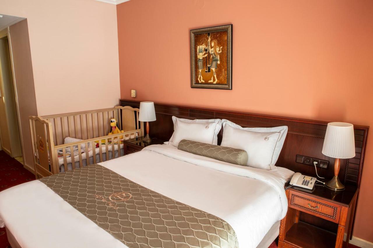 Hotel Pella 지아니트사 외부 사진